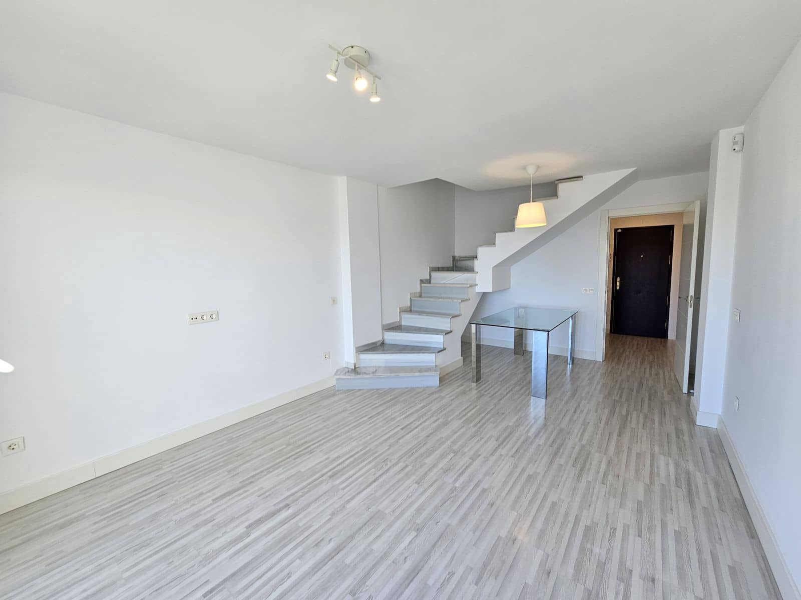 4 sypialnia Apartament na sprzedaż w Riviera del Sol z basenem - 379 500 € (Ref: 9606526)