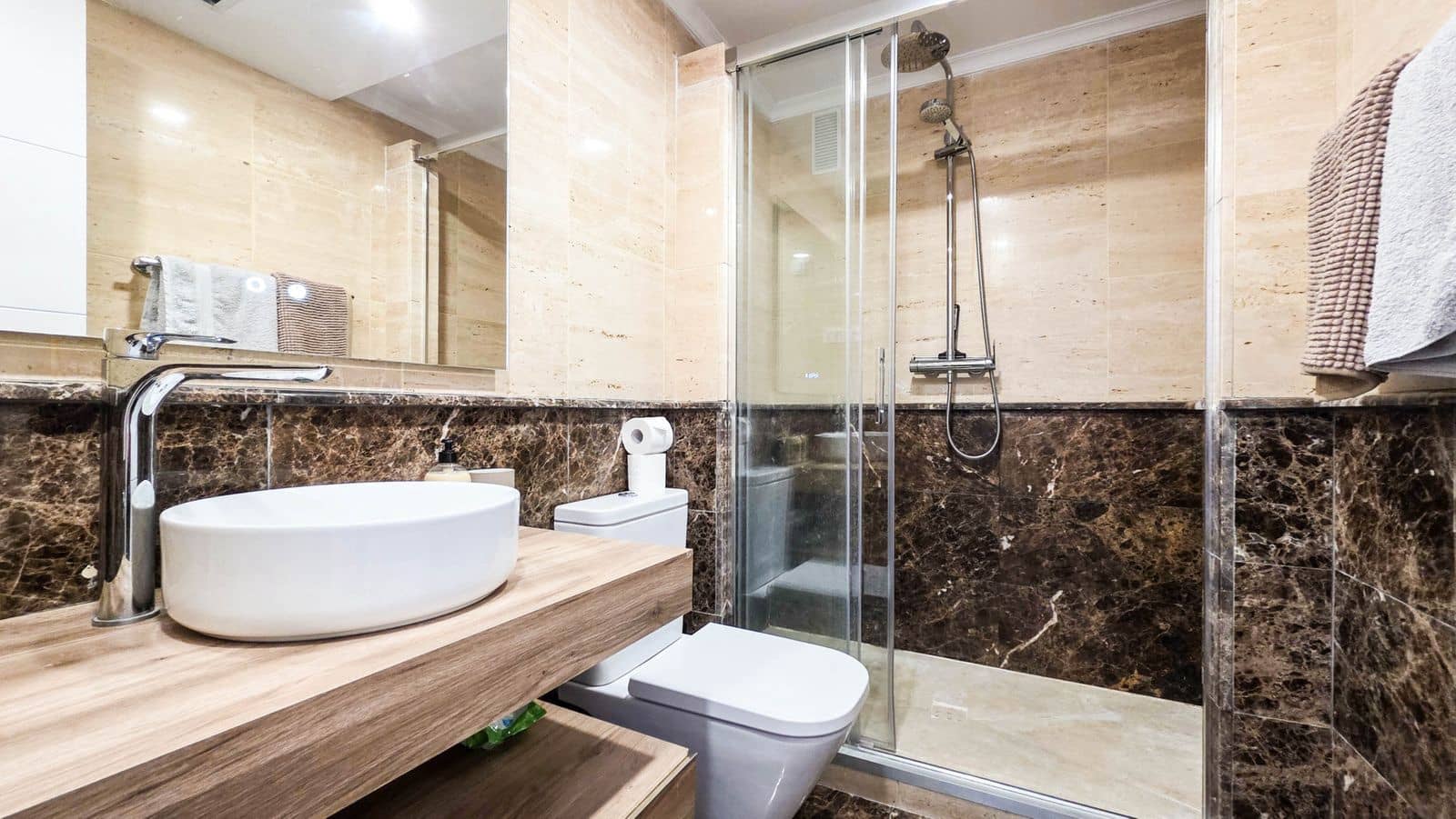 2 chambre Appartement à vendre à La Duquesa / Puerto de la Duquesa avec garage - 395 000 € (Ref: 9606529)