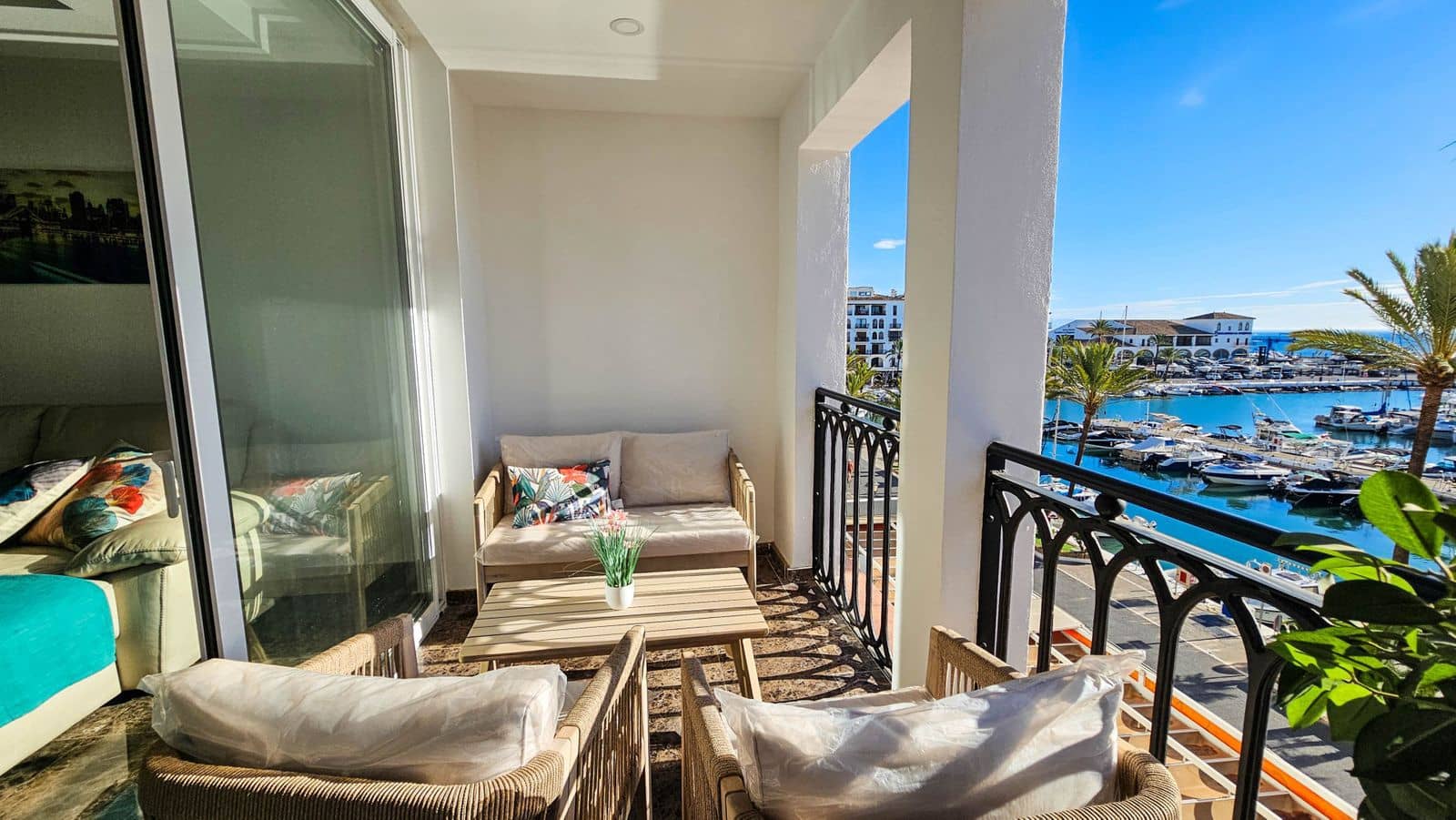 2 chambre Appartement à vendre à La Duquesa / Puerto de la Duquesa avec garage - 395 000 € (Ref: 9606529)