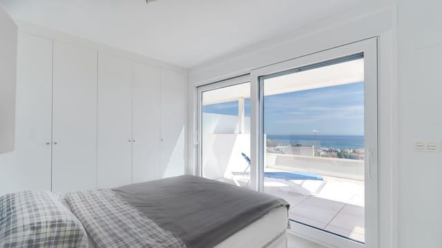 2 soverom Penthouse til salgs i Casares med svømmebasseng garasje - € 475 000 (Ref: 9611714)