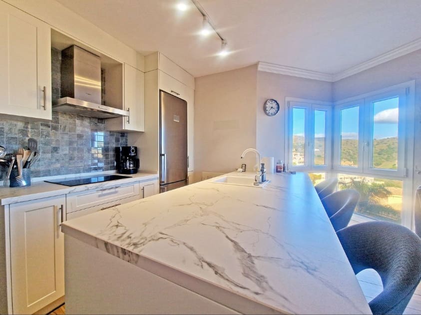 3 makuuhuone Huoneisto myytävänä paikassa Calahonda mukana uima-altaan - 395 000 € (Ref: 9611728)