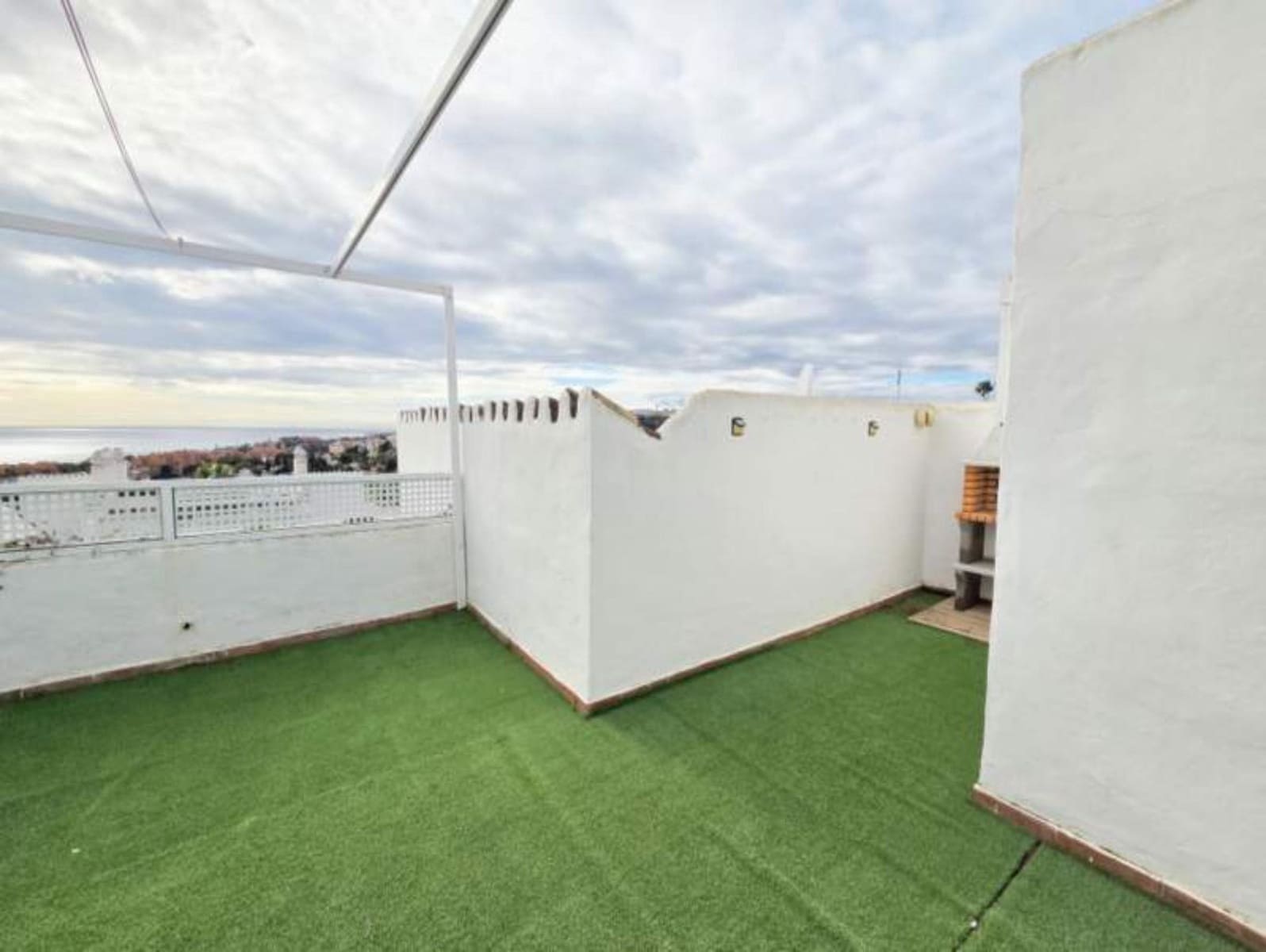 2 sypialnia Penthouse na sprzedaż w La Duquesa / Puerto de la Duquesa z basenem - 295 000 € (Ref: 9611744)