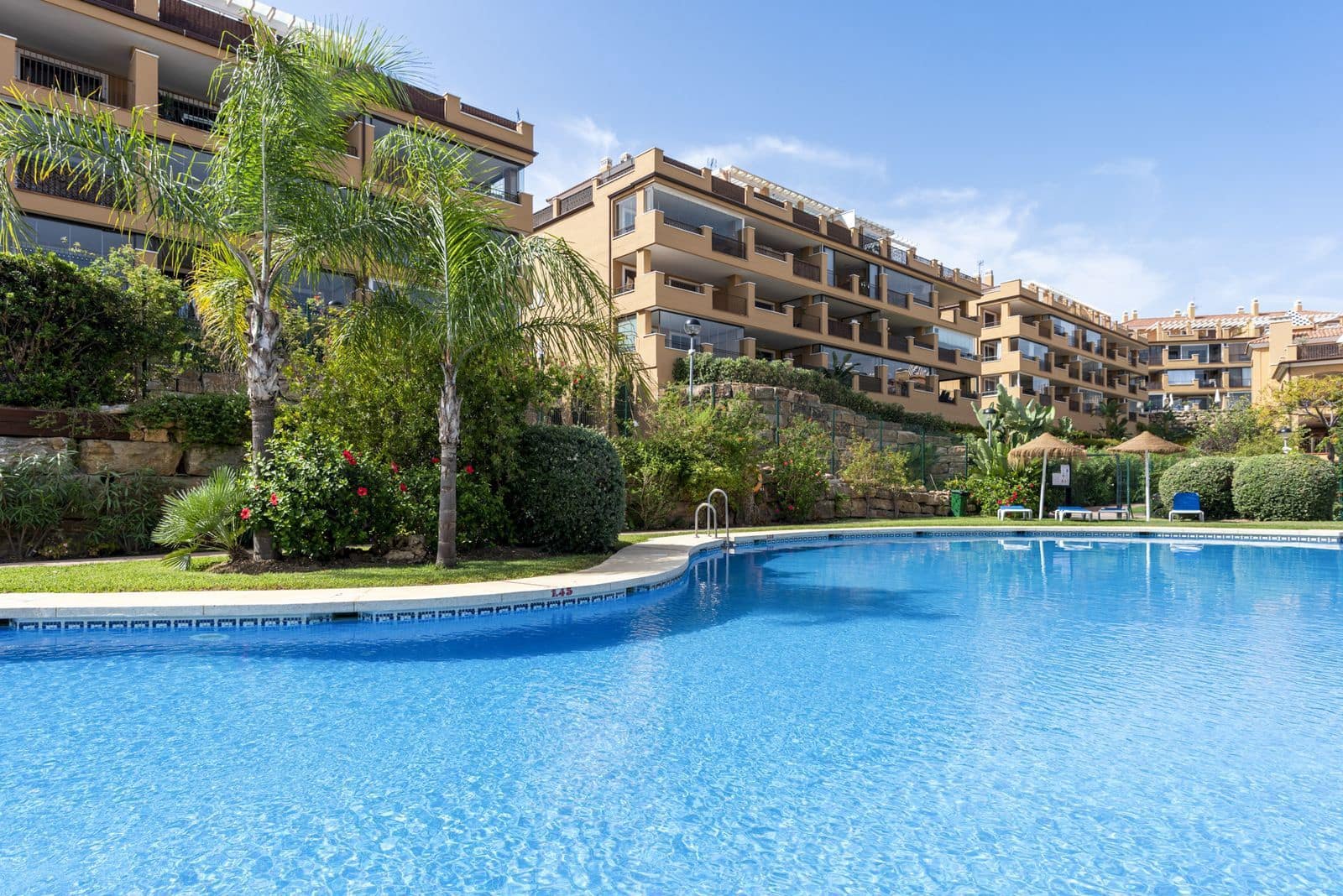 2 bedroom Apartment for sale in La Cala de Mijas with pool - € 387,000 (Ref: 9611803)