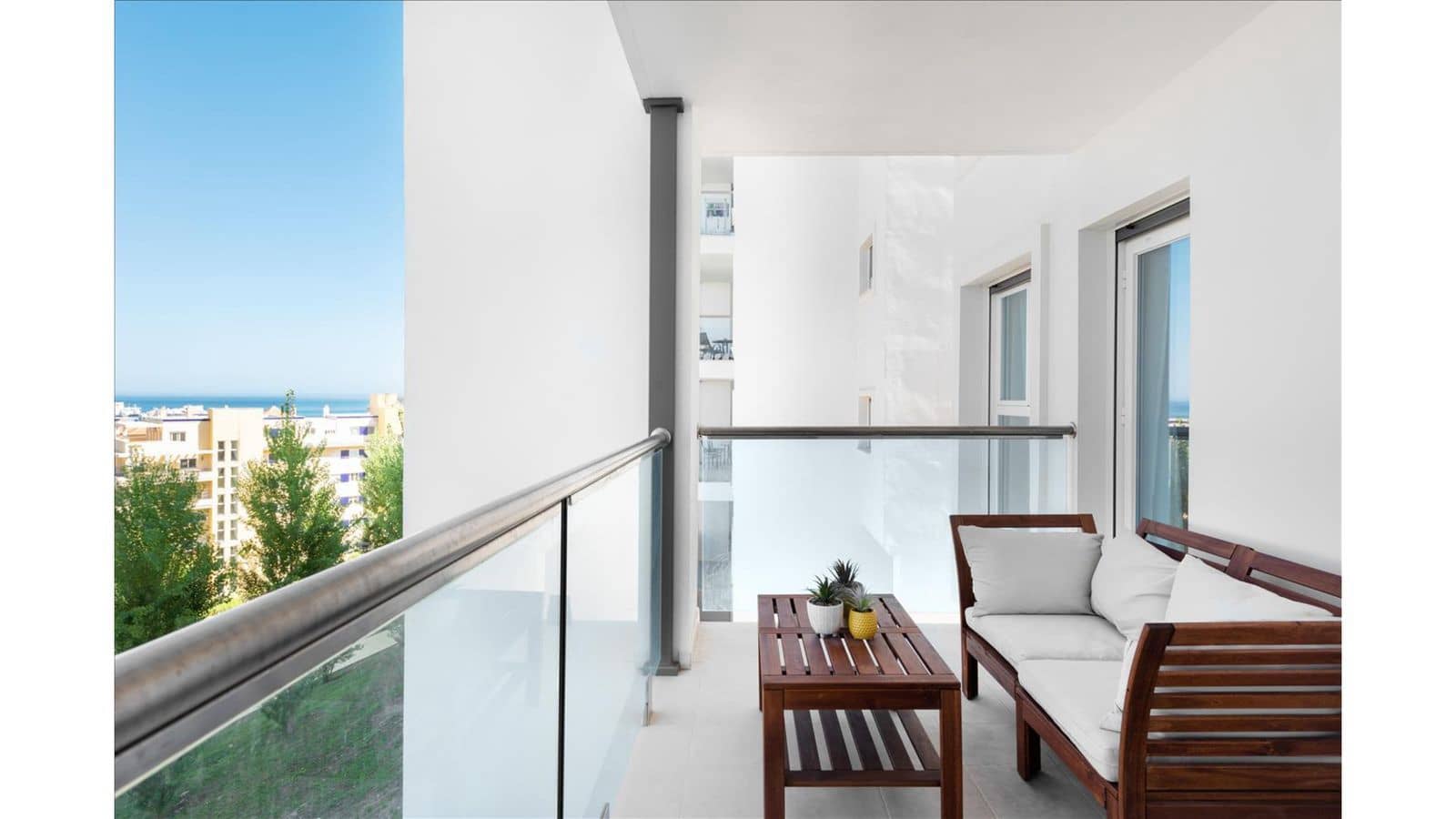 Apartamento de 2 habitaciones en Estepona en venta con piscina - 400.000 € (Ref: 9611807)