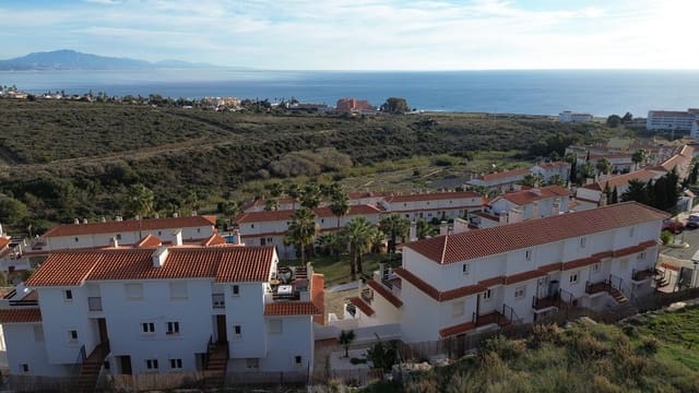 3 soverom Penthouse til salgs i Manilva med svømmebasseng - € 298 000 (Ref: 9611814)