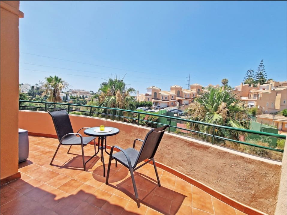 3 soveværelse Penthouse til salg i Riviera del Sol med swimmingpool garage - € 395.000 (Ref: 9616766)