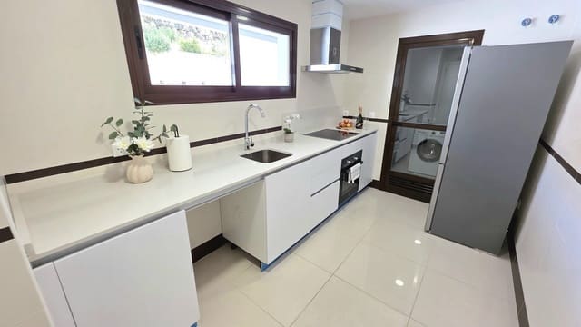 2 slaapkamer Appartement te koop in Estepona met zwembad - € 430.000 (Ref: 9616789)