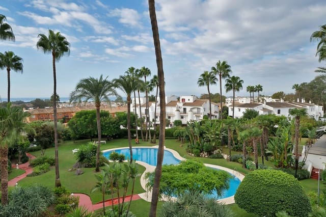 2 bedroom Apartment for sale in Estepona with pool - € 385,000 (Ref: 9619706)