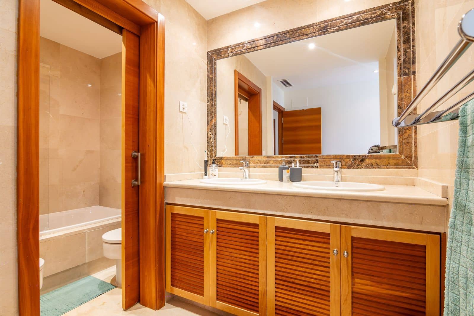 3 bedroom Townhouse for sale in Estepona with pool garage - € 470,000 (Ref: 9619711)