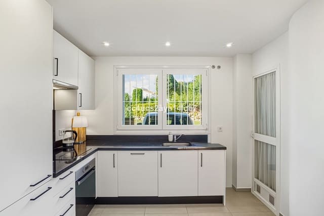 3 soverom Hus til salgs i Calahonda, Mijas med svømmebasseng - € 495 000 (Ref: 9619794)