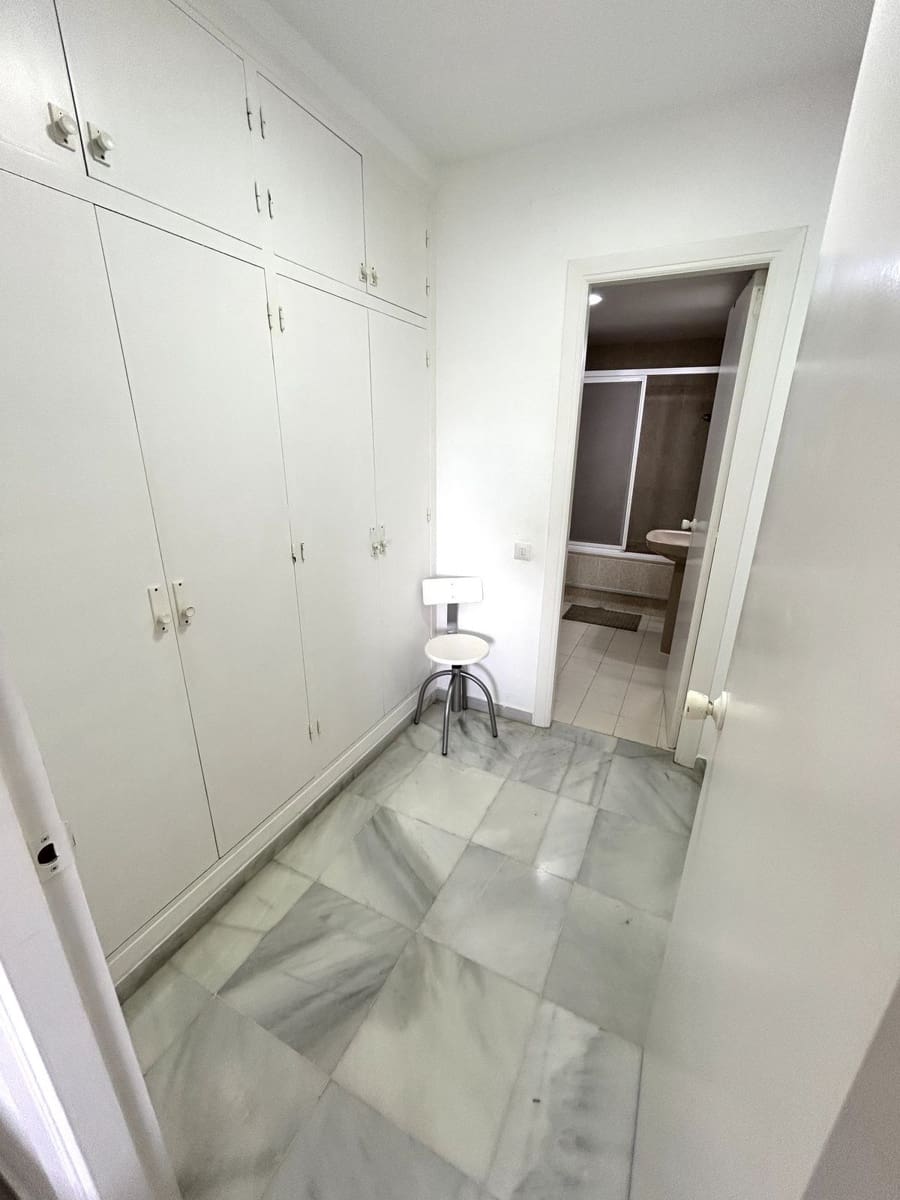 3 soverom Penthouse til salgs i Estepona med svømmebasseng garasje - € 650 000 (Ref: 9621871)