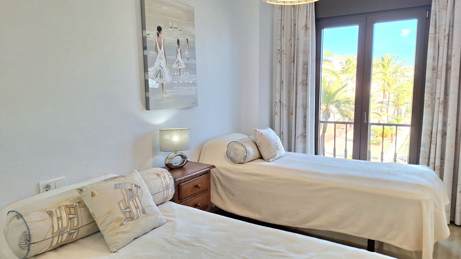 2 bedroom Apartment for sale in La Duquesa / Puerto de la Duquesa with pool garage - € 470,000 (Ref: 9621873)