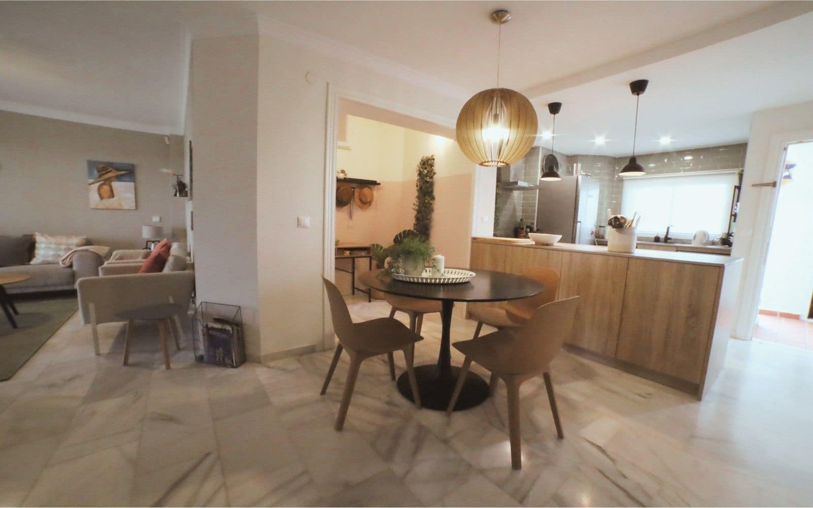 2 bedroom Apartment for sale in Calahonda with pool - € 320,000 (Ref: 9621886)