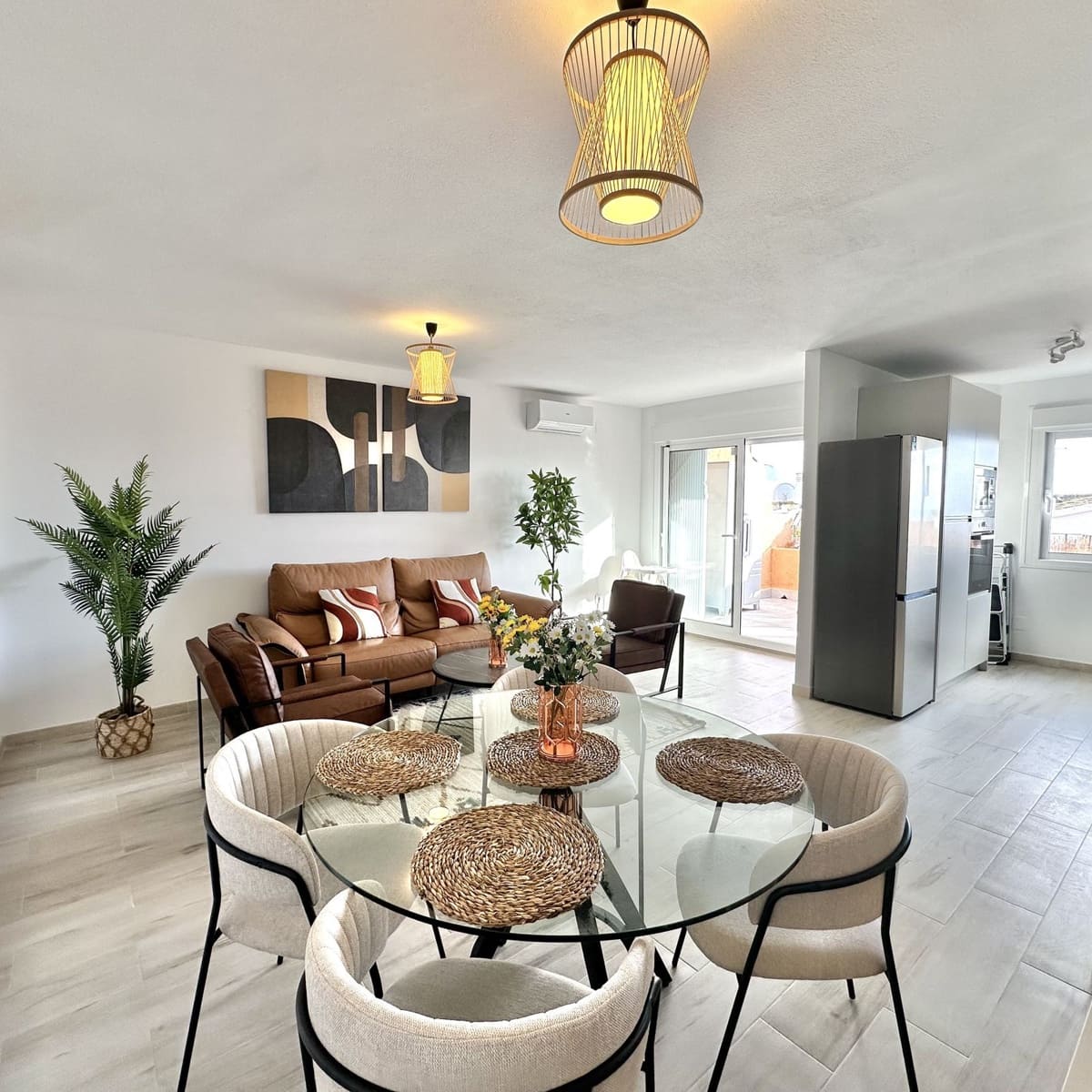 Apartamento de 2 habitaciones en Calahonda en venta - 409.500 € (Ref: 9621938)