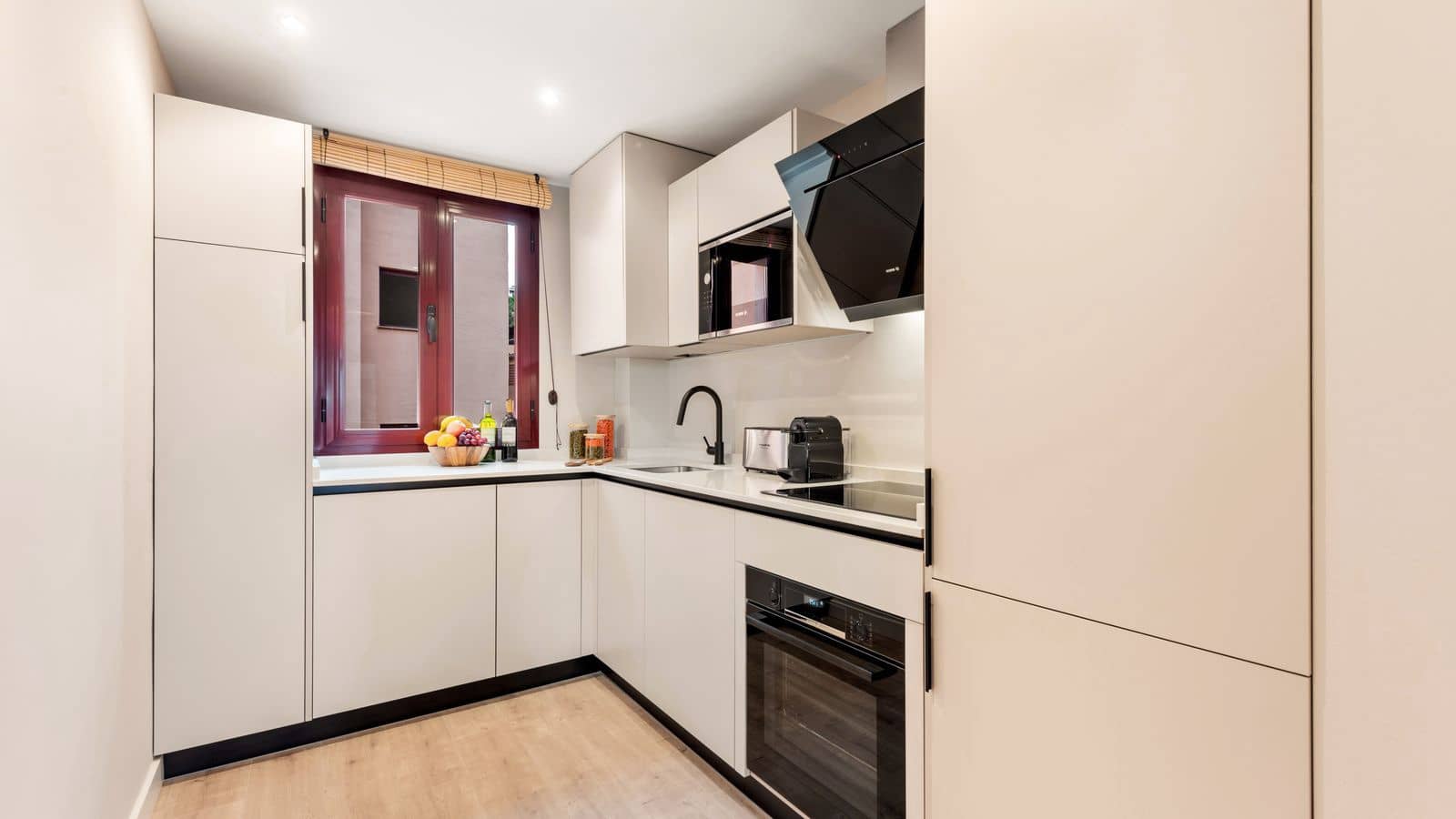 3 bedroom Penthouse for sale in Benahavis with garage - € 450,000 (Ref: 9621948)