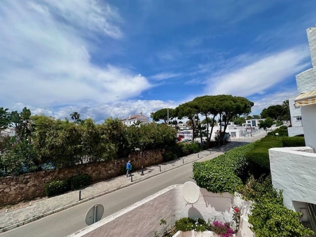 2 sovrum Lägenhet till salu i Estepona med pool garage - 325 000 € (Ref: 9621992)