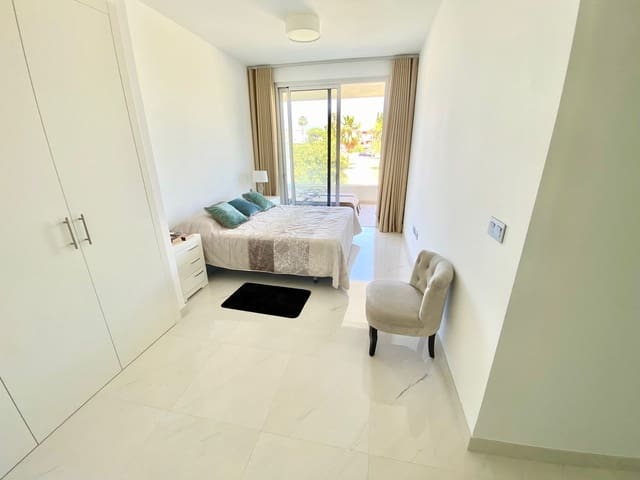 3 chambre Appartement à vendre à Estepona avec piscine garage - 500 000 € (Ref: 9622466)