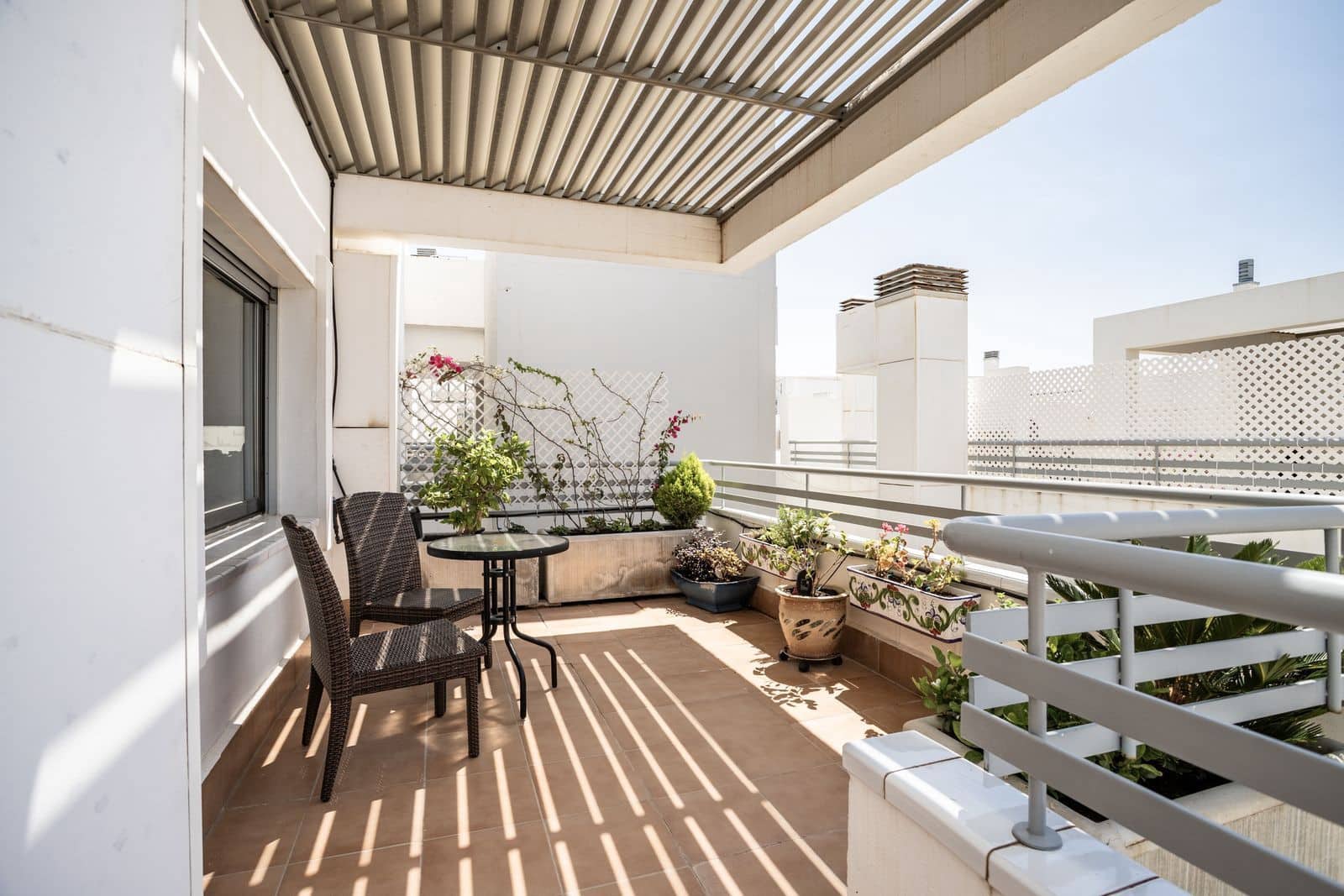 2 bedroom Apartment for sale in La Cala de Mijas with pool garage - € 359,000 (Ref: 9622471)