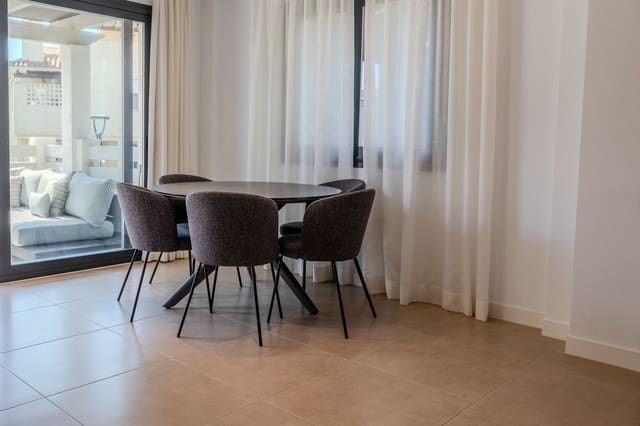 Casa de 3 habitaciones en Estepona en venta con piscina garaje - 495.000 € (Ref: 9622476)