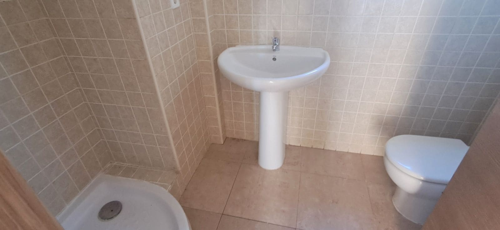 2 quarto Apartamento para venda em La Duquesa / Puerto de la Duquesa com piscina - 210 000 € (Ref: 9622506)