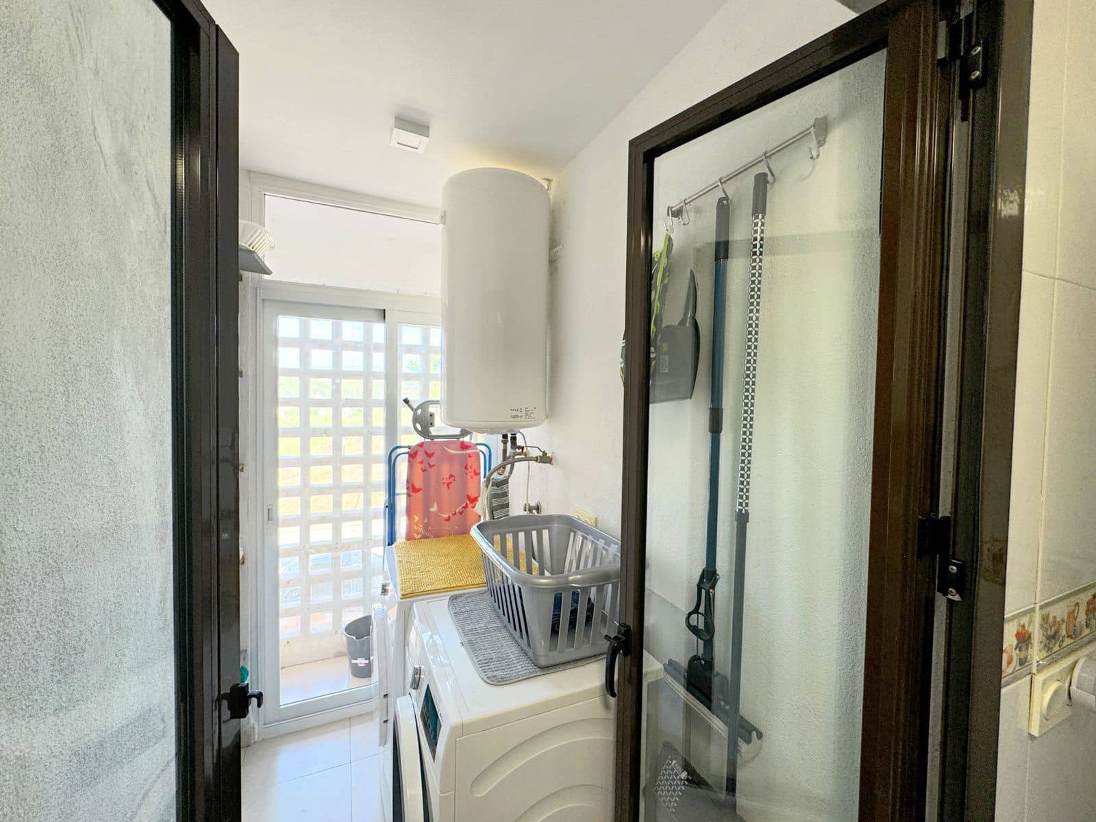 2 soverom Leilighet til salgs i La Duquesa / Puerto de la Duquesa med svømmebasseng - € 315 000 (Ref: 9622642)