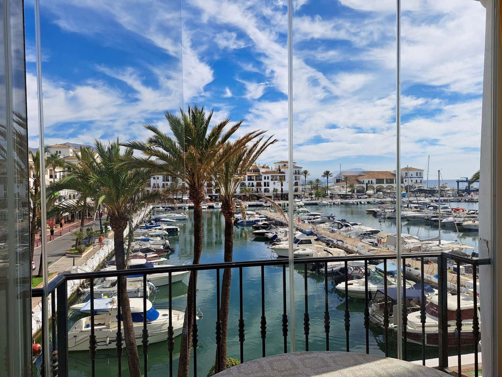 2 Zimmer Apartment zu verkaufen in La Duquesa / Puerto de la Duquesa mit Pool - 470.000 € (Ref: 9622645)
