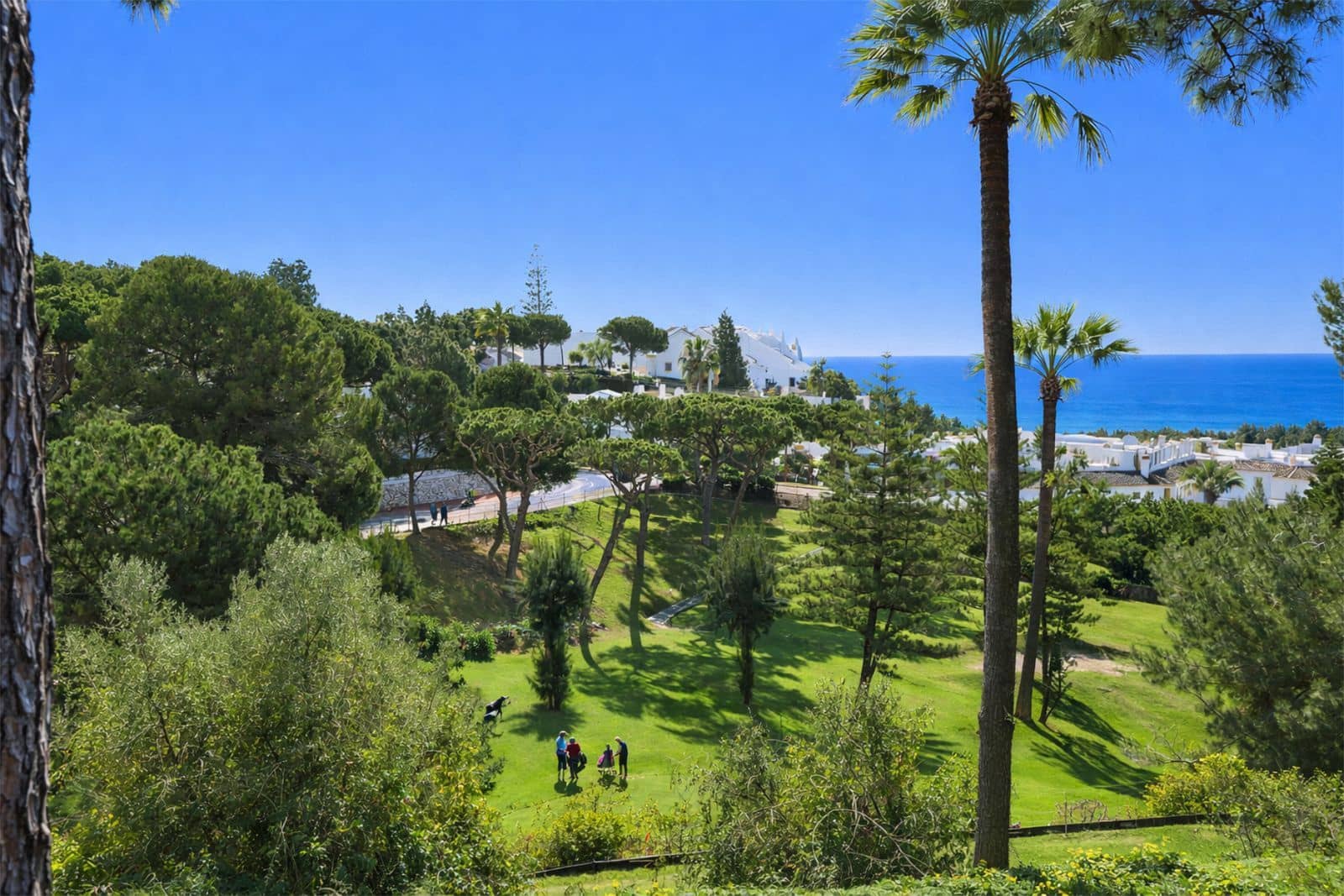 2 Zimmer Apartment zu verkaufen in Calahonda mit Pool - 349.000 € (Ref: 9627860)