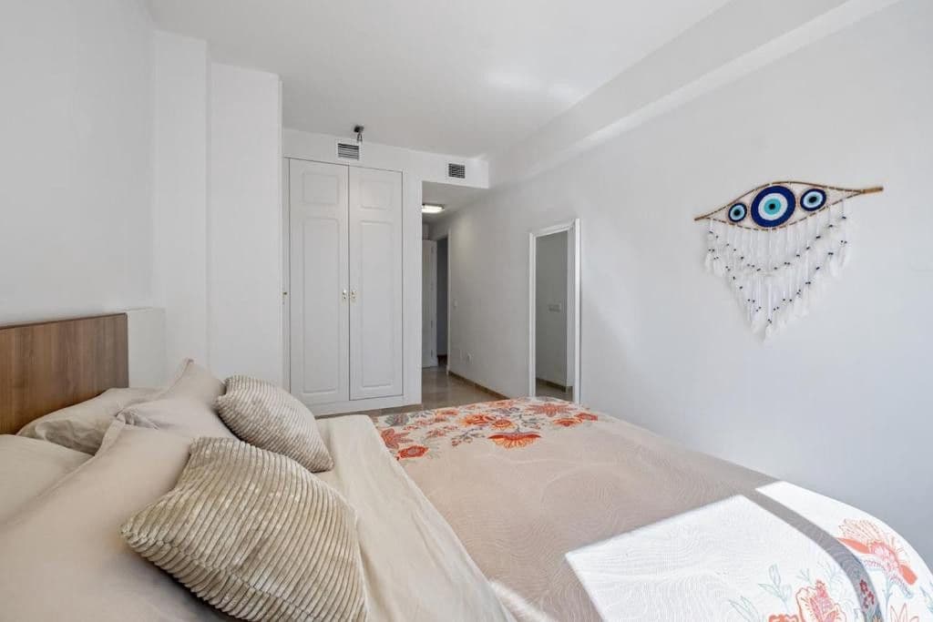 2 makuuhuone Huoneisto myytävänä paikassa La Duquesa / Puerto de la Duquesa mukana uima-altaan - 430 000 € (Ref: 9627914)