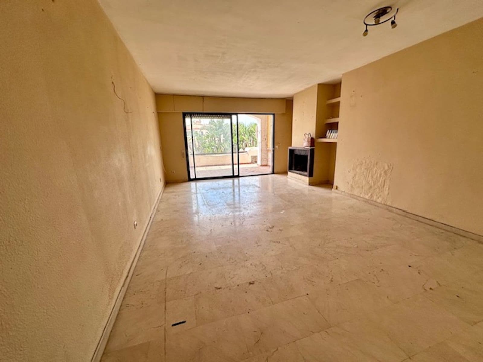 2 slaapkamer Appartement te koop in Estepona met zwembad garage - € 325.000 (Ref: 9627945)