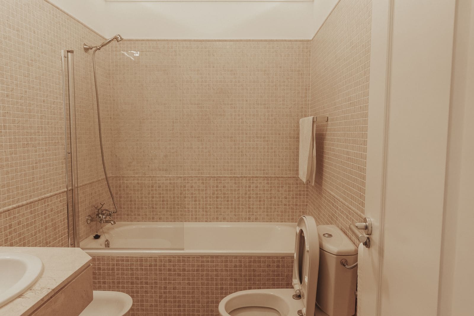 4 sypialnia Penthouse na sprzedaż w Manilva z basenem garażem - 450 000 € (Ref: 9627948)