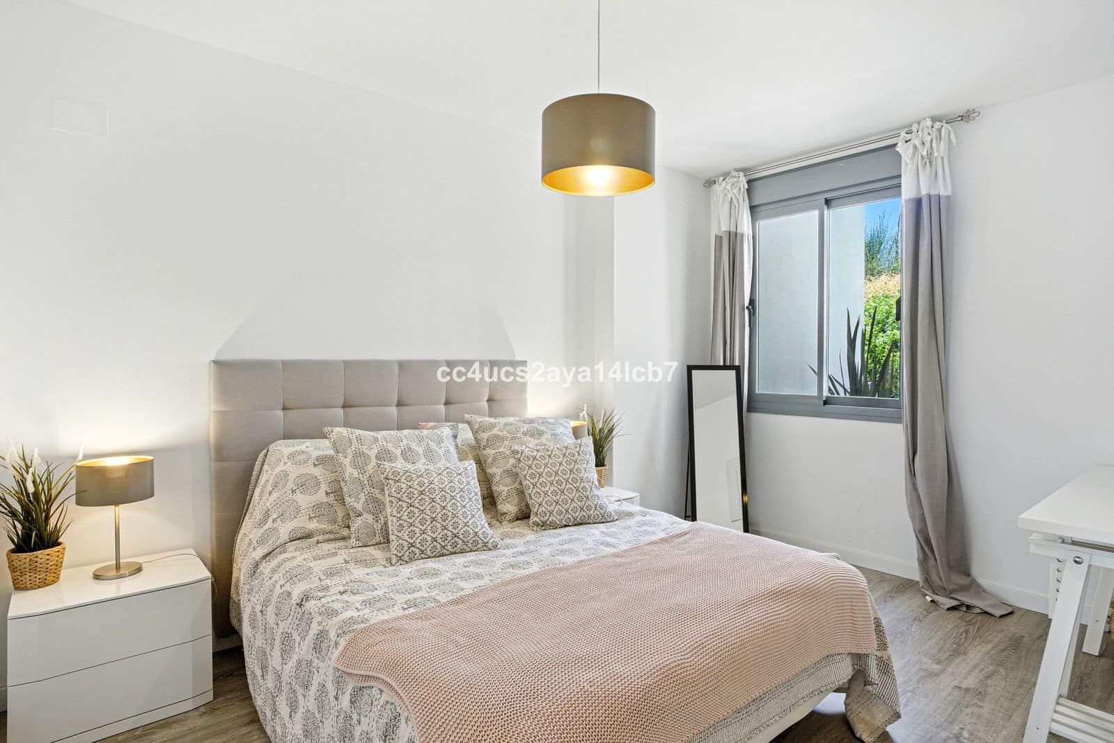 2 quarto Apartamento para venda em Estepona com piscina - 385 000 € (Ref: 9630377)