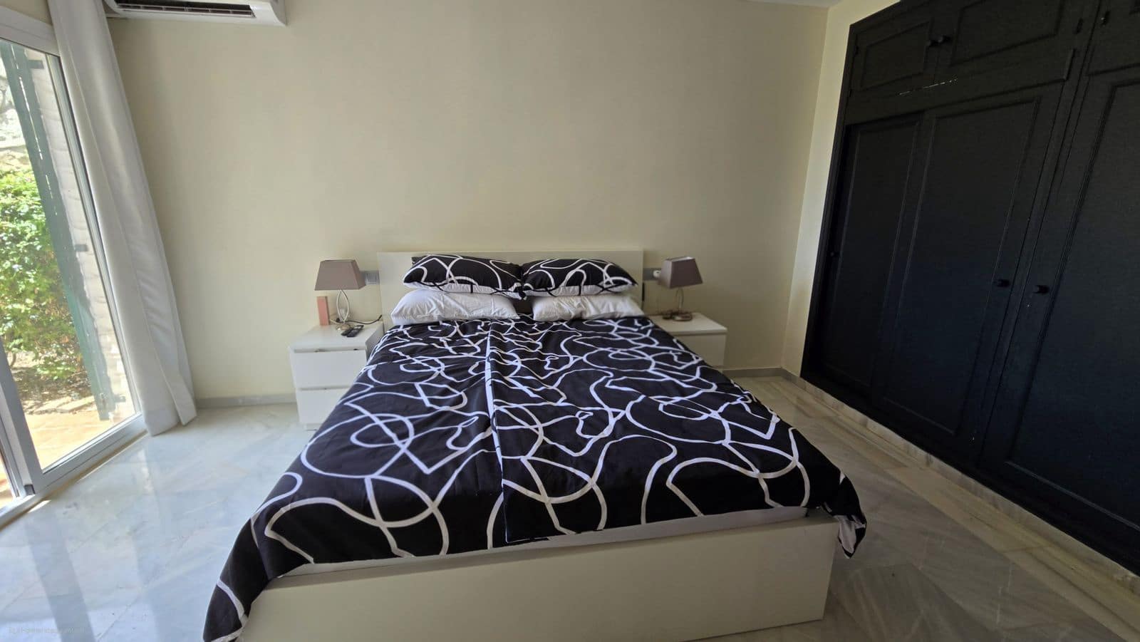 2 Zimmer Apartment zu verkaufen in Calahonda mit Pool - 299.950 € (Ref: 9630387)