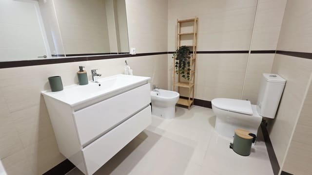 Apartamento de 2 habitaciones en Estepona en venta con piscina - 430.000 € (Ref: 9630391)