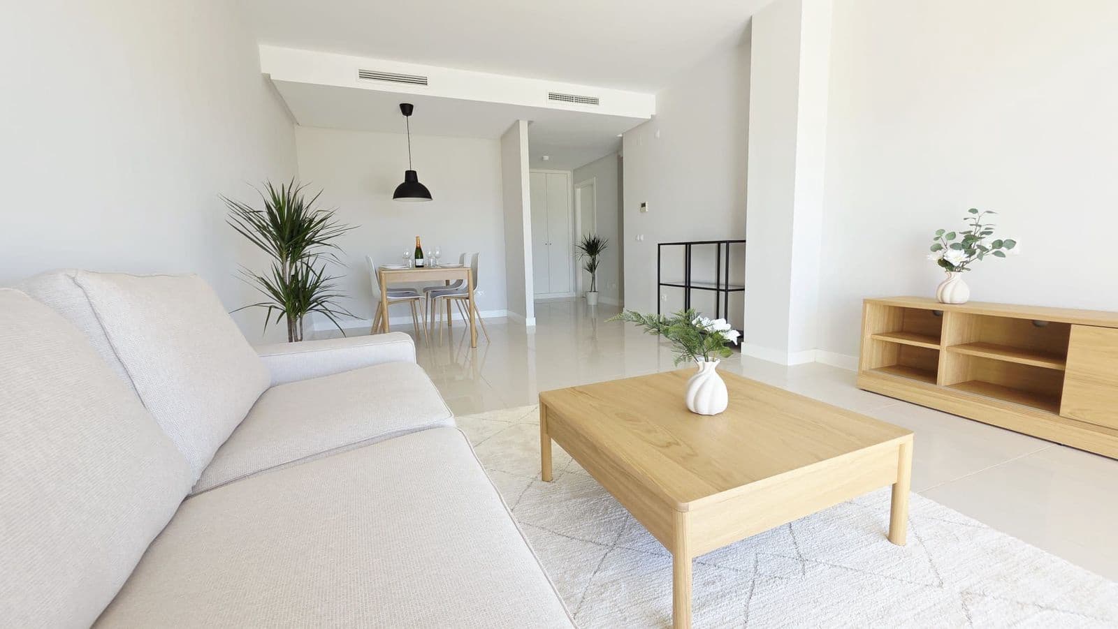 Apartamento de 2 habitaciones en Estepona en venta con piscina - 430.000 € (Ref: 9630391)