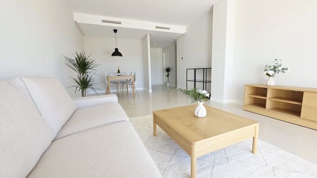 Apartamento de 2 habitaciones en Estepona en venta con piscina - 430.000 € (Ref: 9630391)