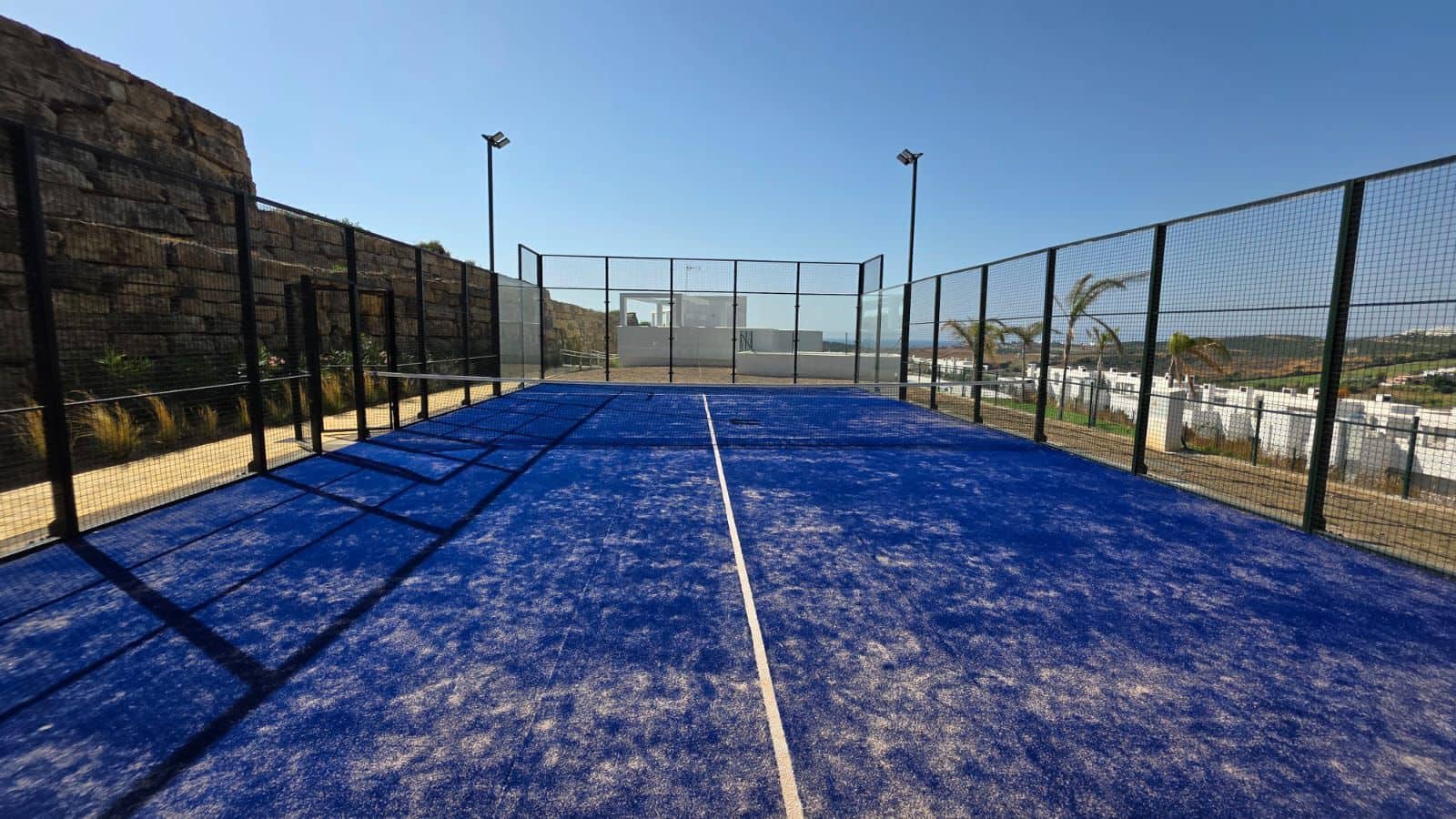 Apartamento de 2 habitaciones en Estepona en venta con piscina - 430.000 € (Ref: 9630391)