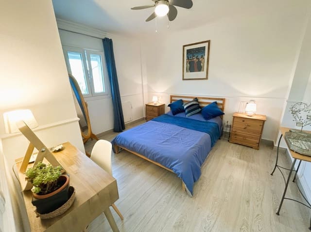 2 soverom Penthouse til salgs i La Duquesa / Puerto de la Duquesa, Manilva - € 330 000 (Ref: 9630409)