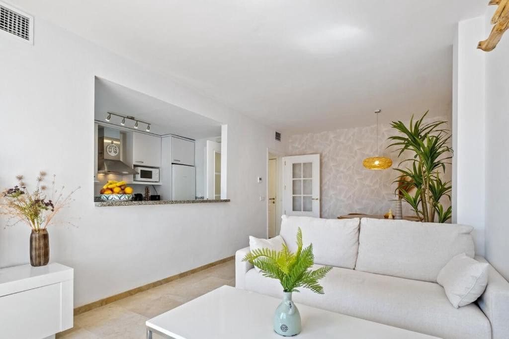 2 makuuhuone Huoneisto myytävänä paikassa La Duquesa / Puerto de la Duquesa mukana uima-altaan - 430 000 € (Ref: 9630469)