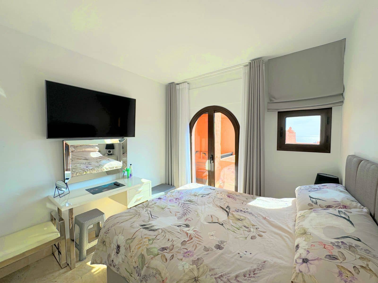 2 chambre Appartement à vendre à La Duquesa / Puerto de la Duquesa avec piscine - 315 000 € (Ref: 9630477)