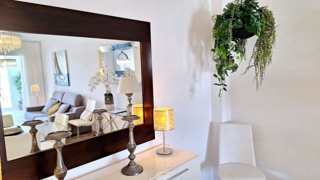 Apartamento de 2 habitaciones en La Duquesa / Puerto de la Duquesa, Manilva en venta con piscina garaje - 470.000 € (Ref: 9630480)