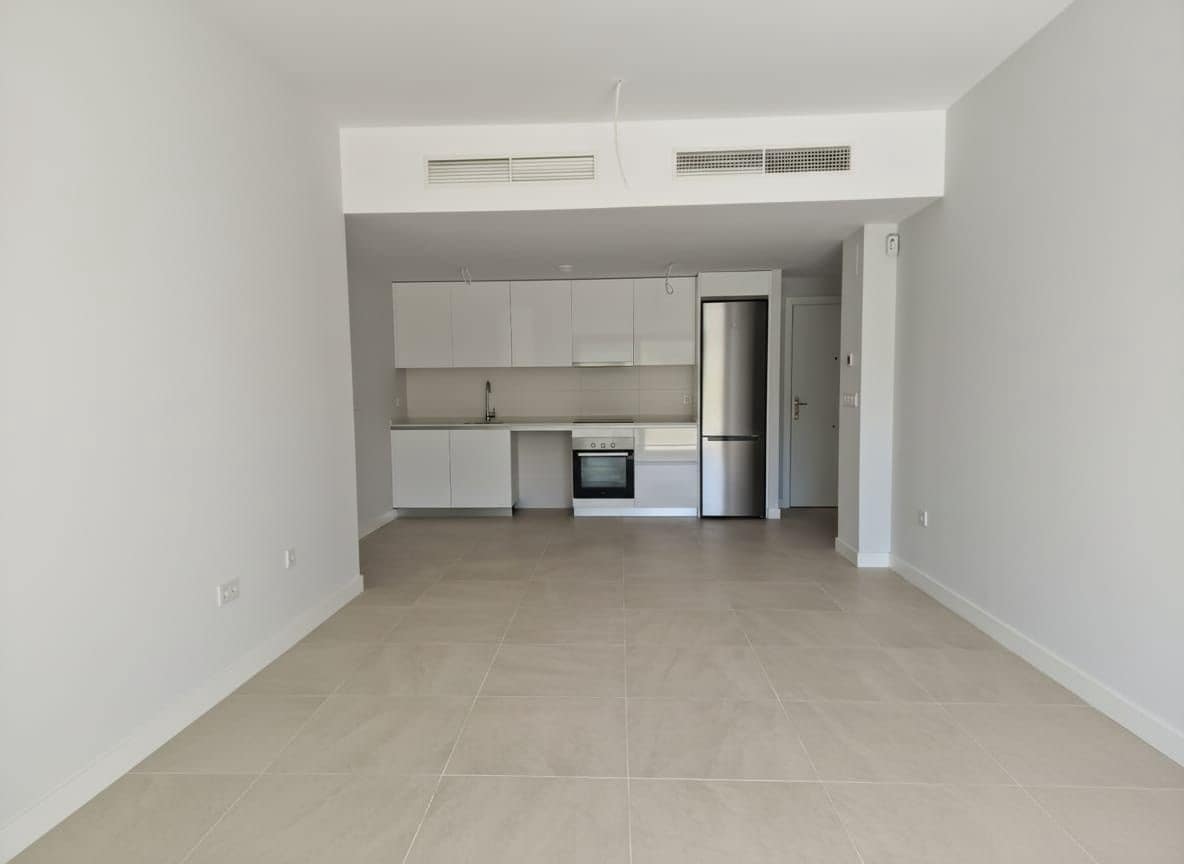 Apartamento de 2 habitaciones en Estepona en venta con piscina - 445.000 € (Ref: 9630548)