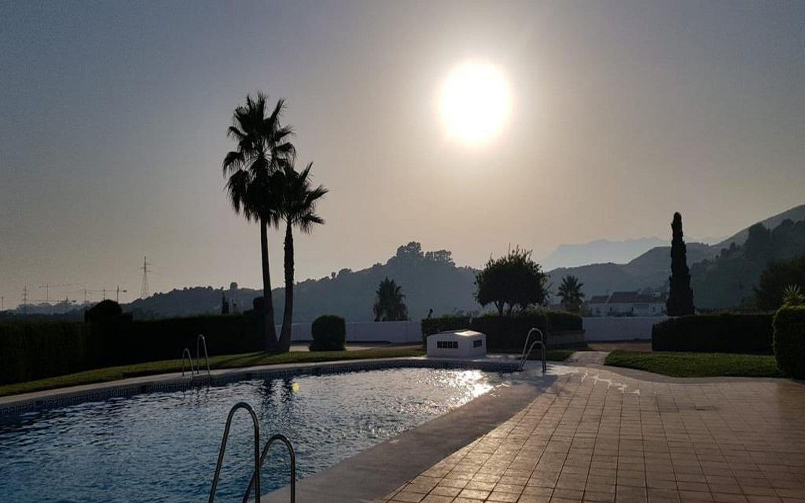 2 bedroom Apartment for sale in Calahonda with pool - € 320,000 (Ref: 9631371)