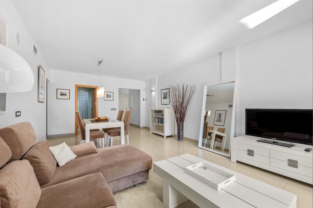 2 makuuhuone Huoneisto myytävänä paikassa Estepona mukana uima-altaan 
autotalli - 399 000 € (Ref: 9634610)