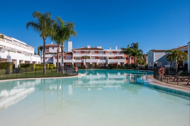 2 makuuhuone Huoneisto myytävänä paikassa Estepona mukana uima-altaan 
autotalli - 399 000 € (Ref: 9634610)