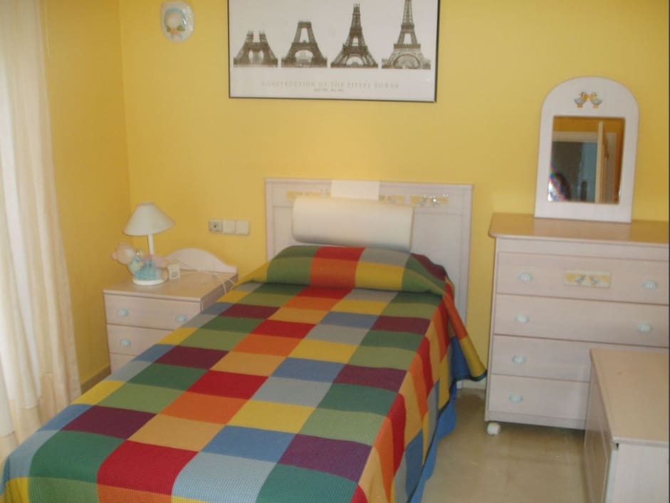 5 sypialnia Dom na sprzedaż w Estepona z basenem - 435 000 € (Ref: 9634699)