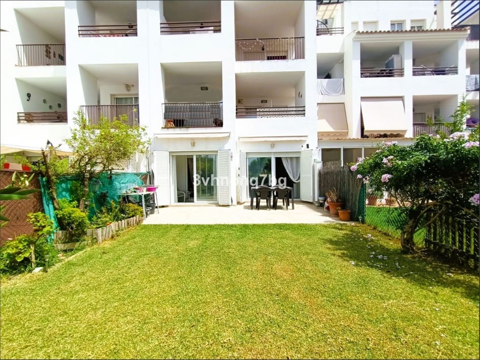 2 makuuhuone Huoneisto myytävänä paikassa La Duquesa / Puerto de la Duquesa mukana uima-altaan 
autotalli - 315 000 € (Ref: 9637932)