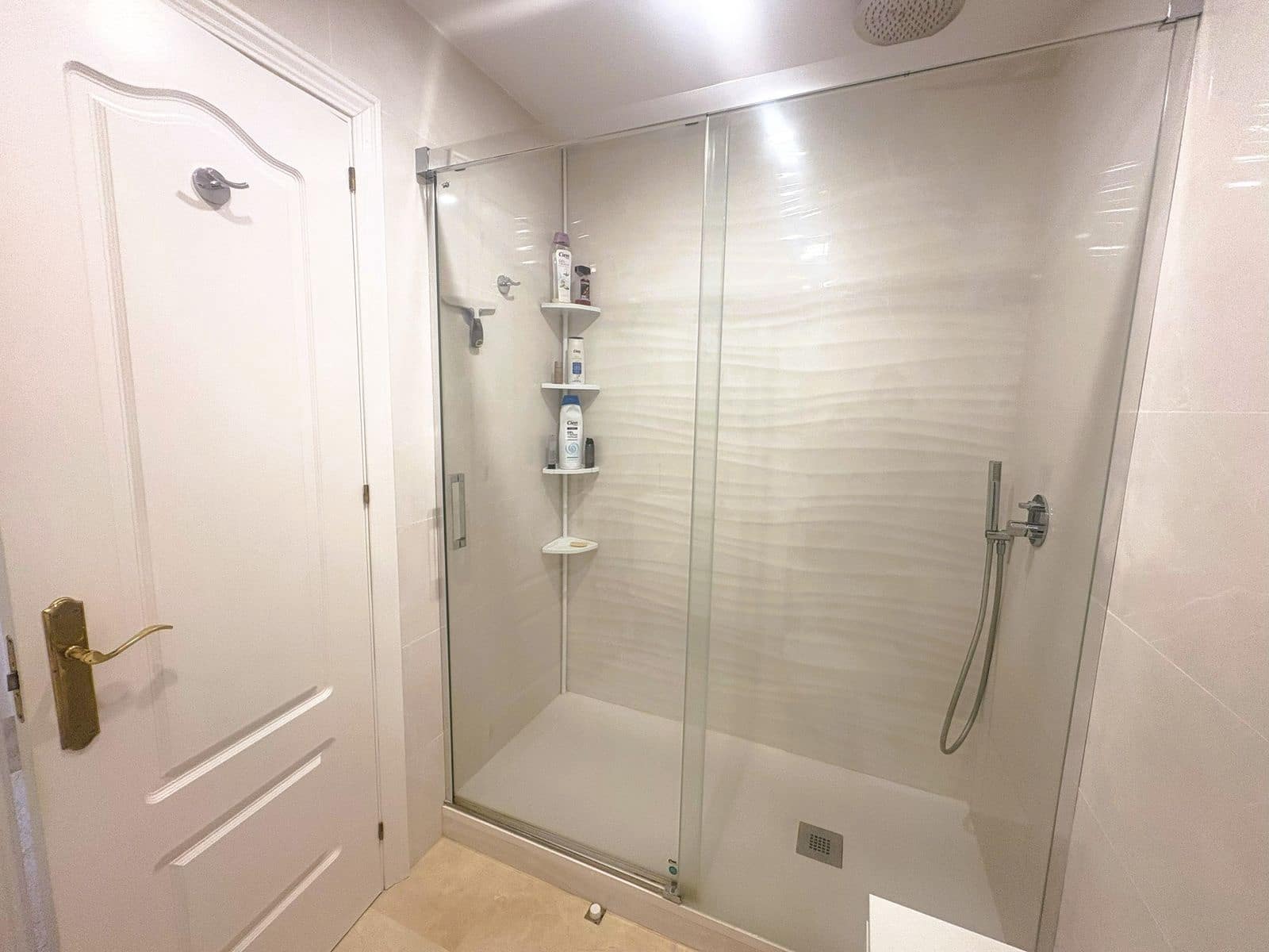 3 chambre Maison de Ville à vendre à La Duquesa / Puerto de la Duquesa avec piscine - 385 000 € (Ref: 9637933)