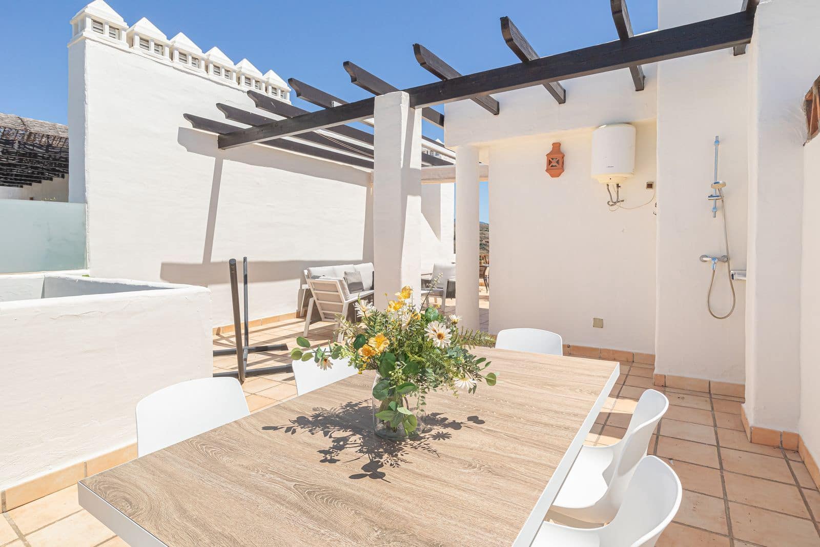 Ático de 2 habitaciones en Estepona en venta con piscina garaje - 470.000 € (Ref: 9637993)