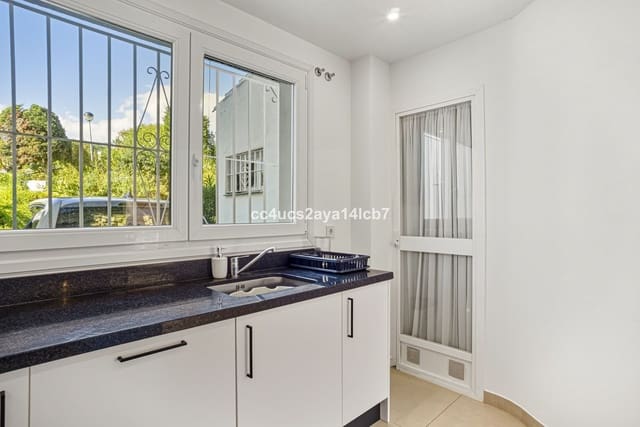 3 makuuhuone Omakotitalo myytävänä paikassa Calahonda, Mijas mukana uima-altaan - 495 000 € (Ref: 9638013)