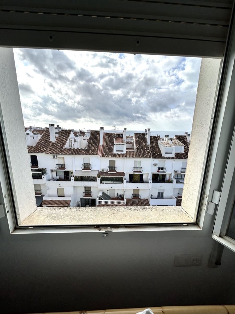 Ático de 3 habitaciones en Estepona en venta con piscina garaje - 650.000 € (Ref: 9639442)